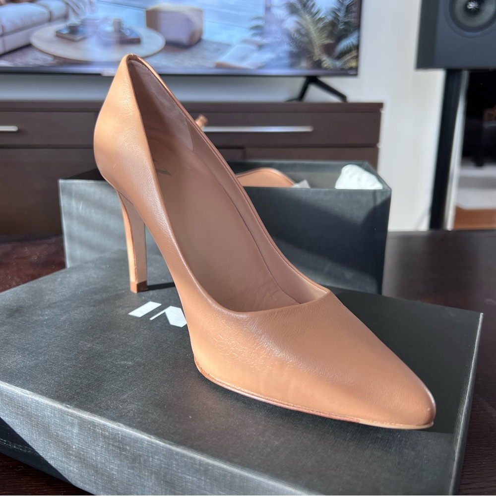 Chic Tan Leather Heels